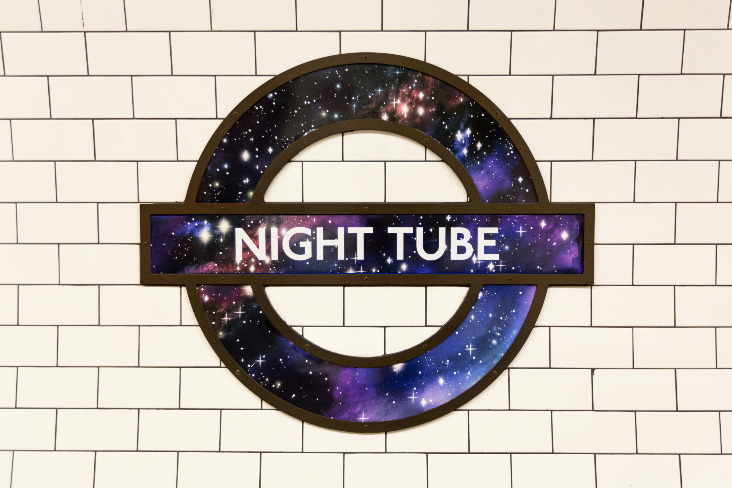 Night Tube roundel