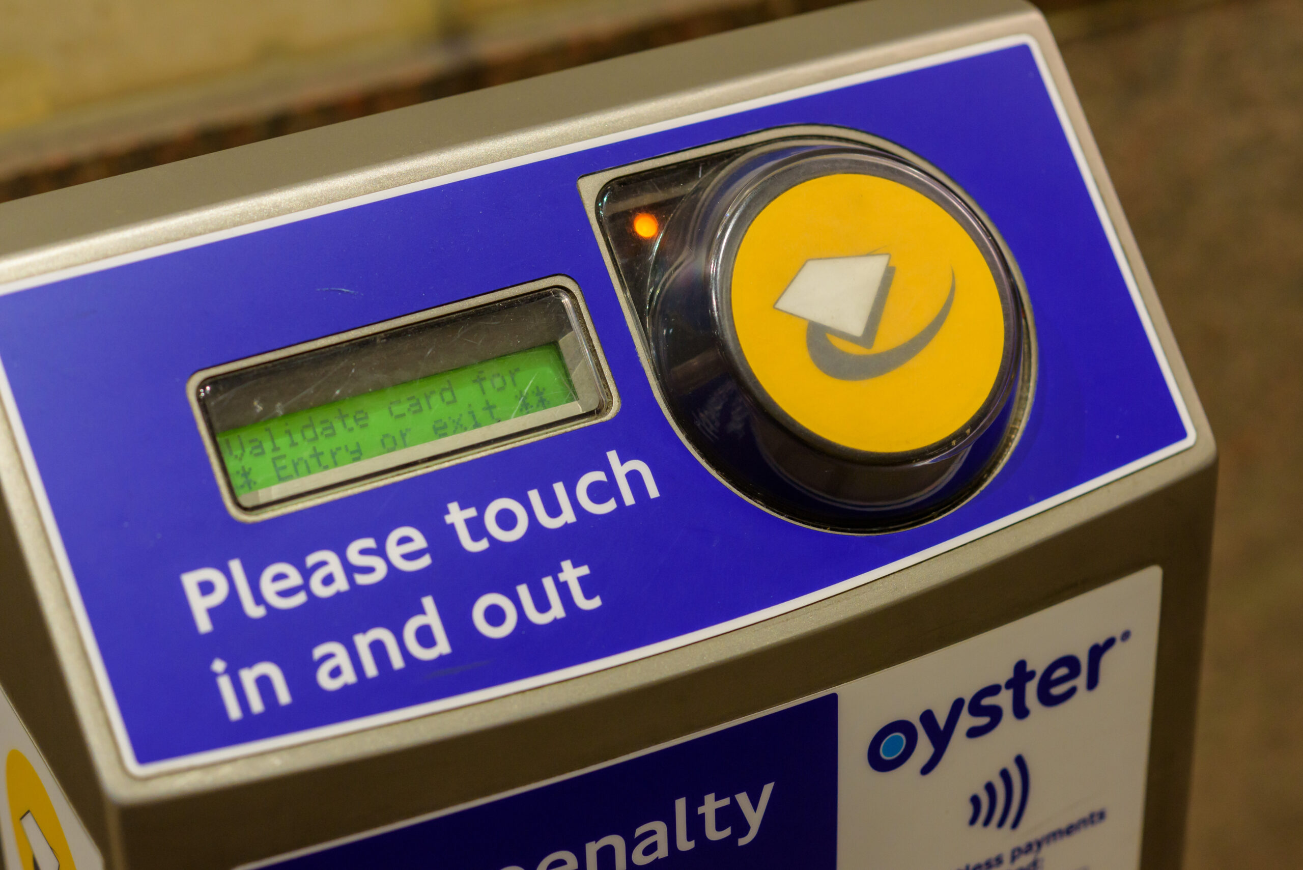 Oyster card reader